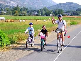 coulee verte de lourdes a pierrefitte - velo en famille -  itineraire securise pour velo et pietons